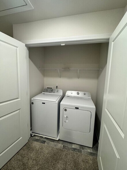 Building Photo - 120 Sunriff CT