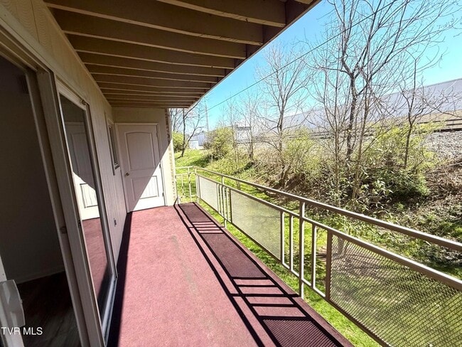 Building Photo - 1225 Carriage Cir