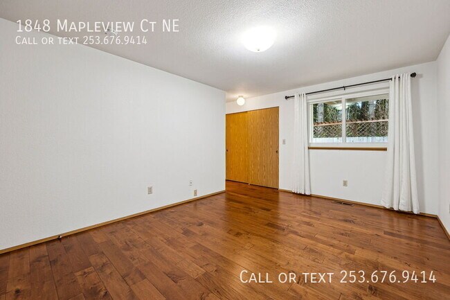 Building Photo - 1848 Mapleview Ct NE