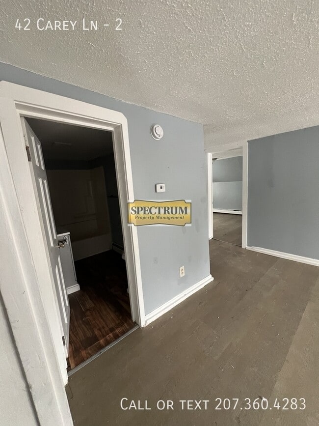 Building Photo - 42 Carey Ln