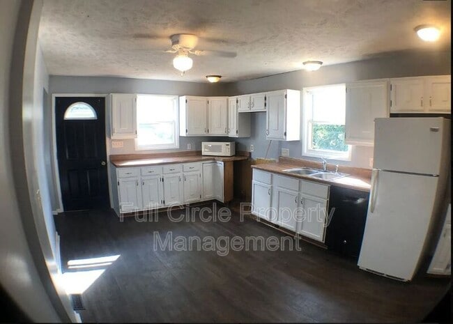 Building Photo - 7418 S 41st St