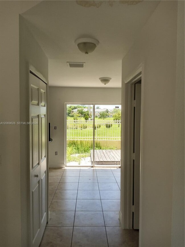 Building Photo - 18125 NW 74th Ct