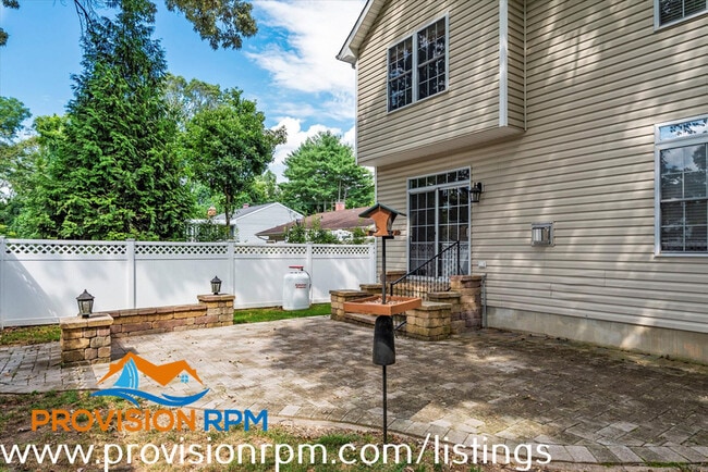Building Photo - 618 Cypress Ln