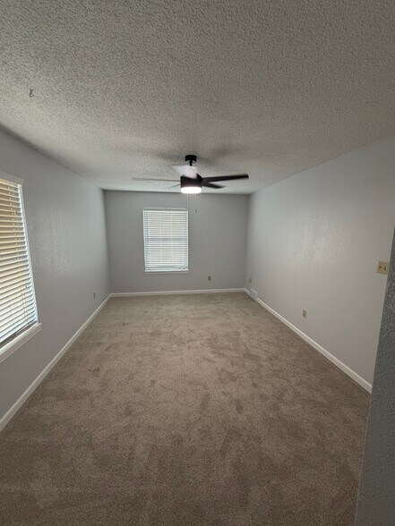 Building Photo - 1334 Firefly Cir
