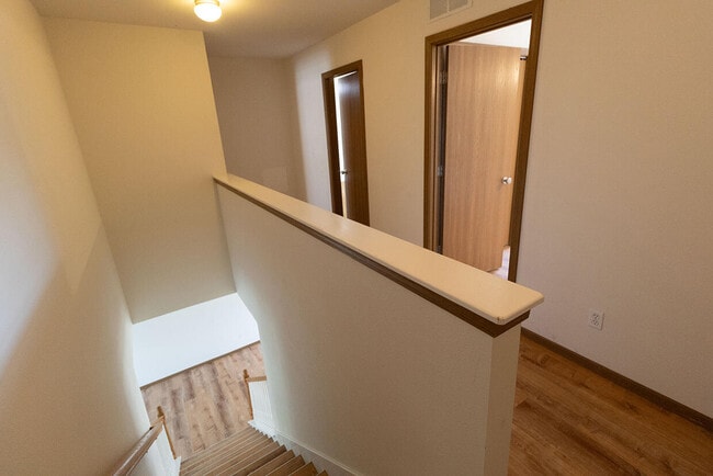 Building Photo - 5000 Derby Ridge Dr