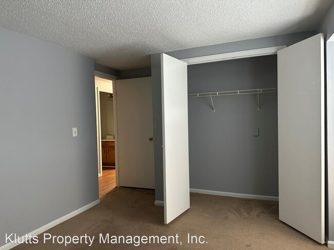 Building Photo - 3 br, 2 bath House - 1630 Arlyn Circle Unit J