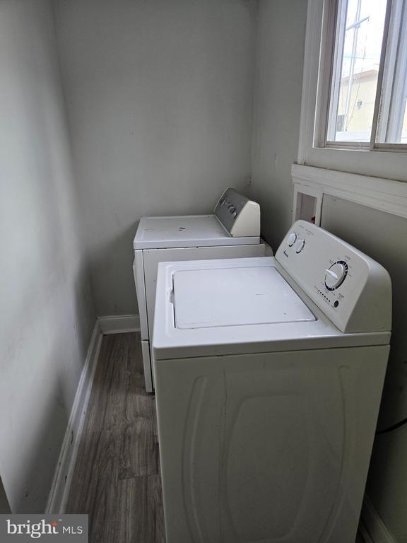 Building Photo - 1031 Hyatt St