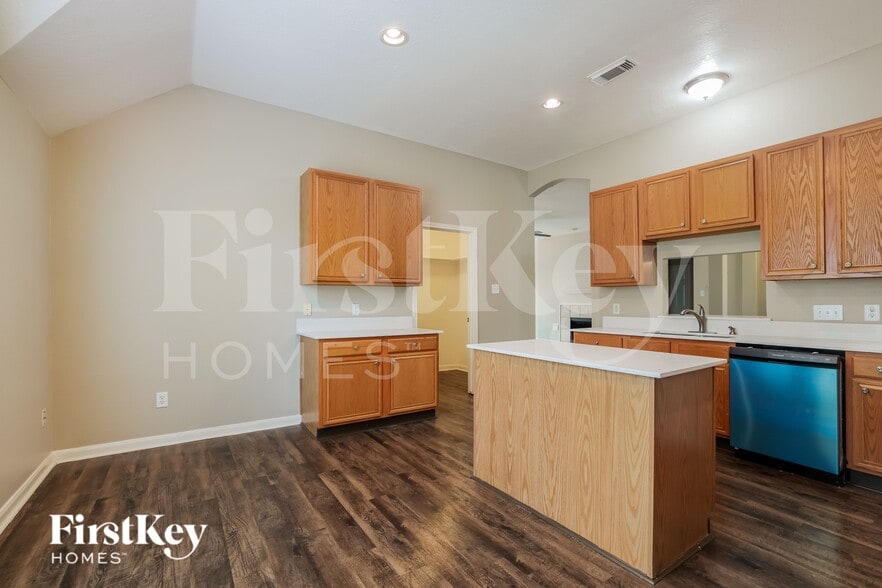 Building Photo - 15722 E Astern Dr