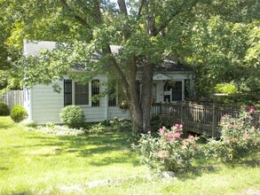 Building Photo - 2 Bedroom Home with large yard