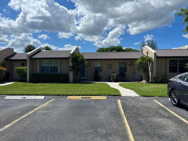 Building Photo - 197 Lake Meryl Dr