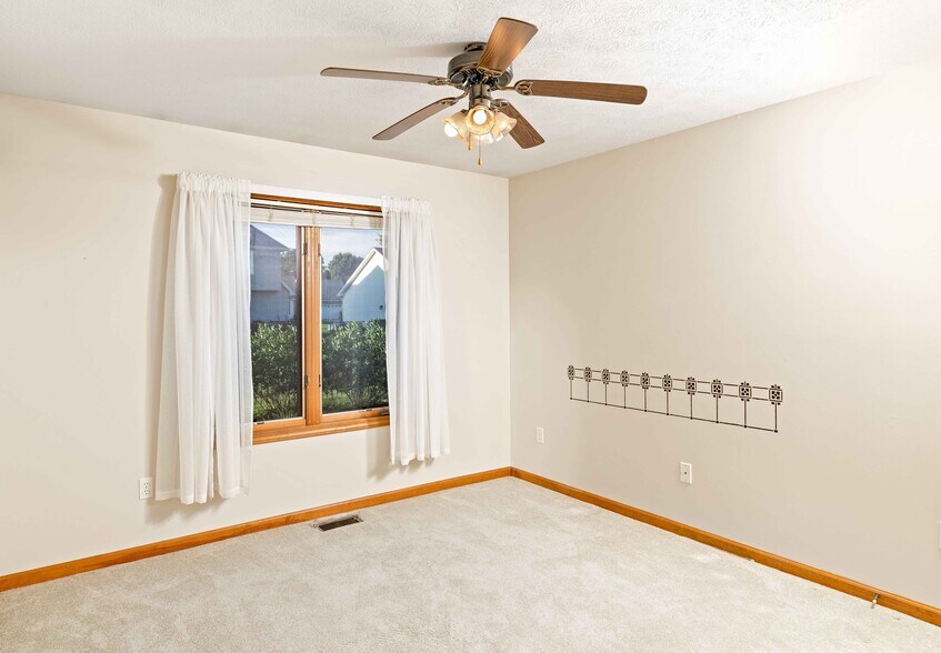 Building Photo - 3442 Berkdale Dr