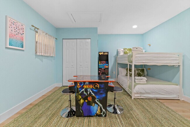 Building Photo - 12263 90th Ave