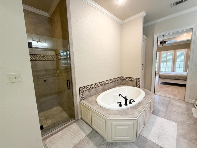 Building Photo - 6470 Claybourn Dr