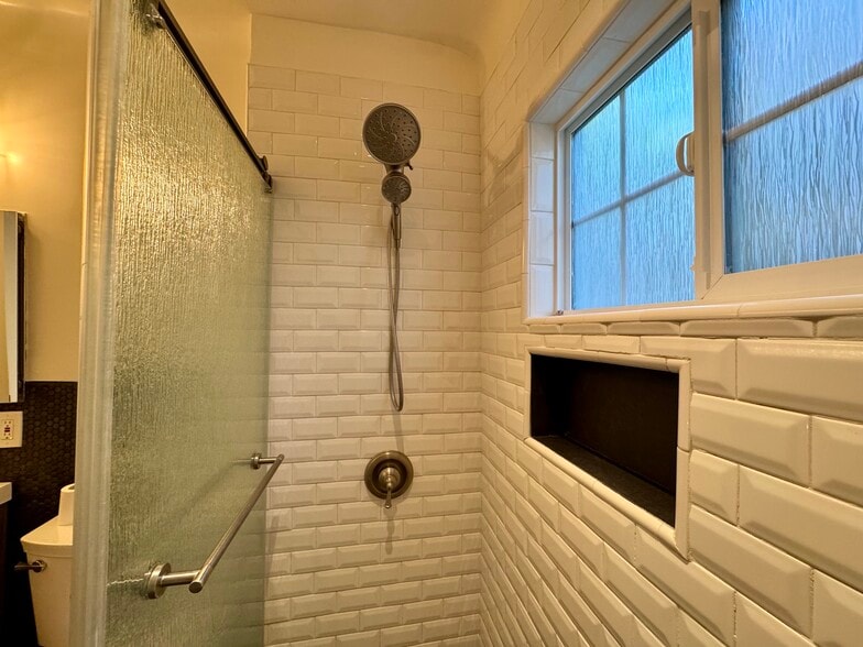 Building Photo - 3918 Woolwine Dr