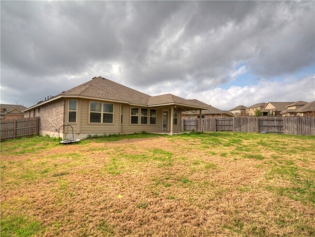 Building Photo - Excellent one story home available in Falc...