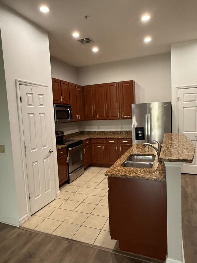 Kitchen - 3712 Avalon Park E Blvd