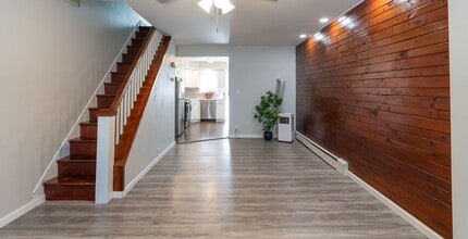 Building Photo - Newly rehabbed 3 bedroom
