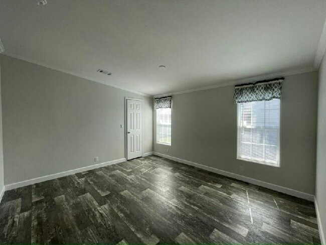 Building Photo - 116 Highland Dr
