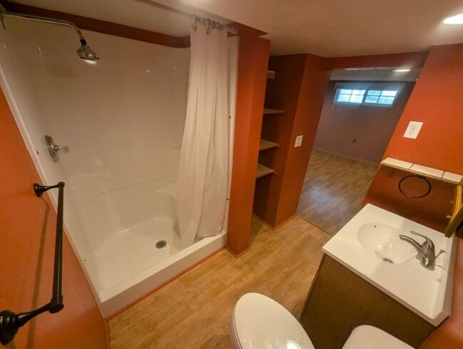 Building Photo - CS-129 W Main Street