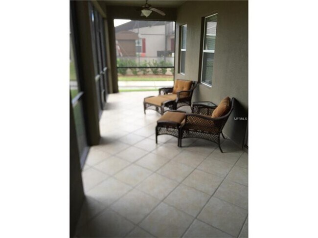 Building Photo - GORGEOUS SINGLE FAMILY HOME, PROFESSIONALLY DECORATED, FULLY FURNISHED