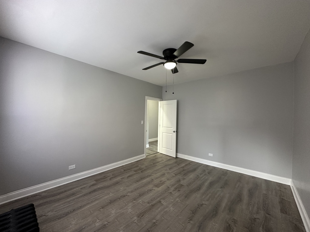 Building Photo - 4756 N Maplewood Ave