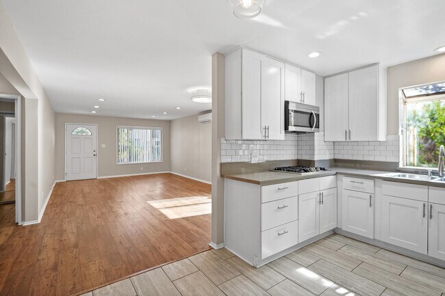 Primary Photo - 8920 Rangely Ave