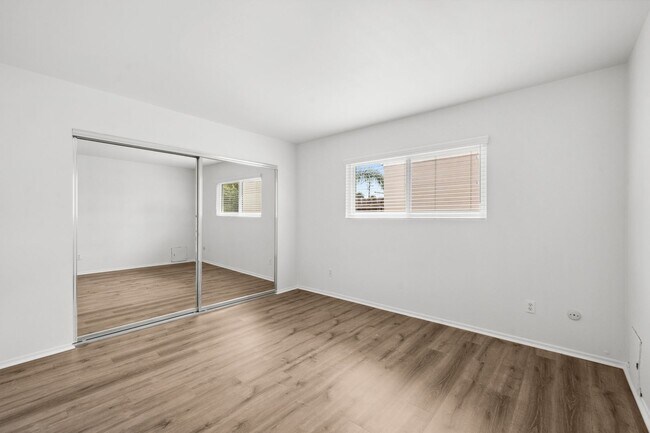 Building Photo - 375 Woodland Pl
