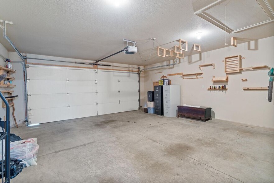 Building Photo - 1811 Trellis Ln