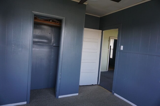 Building Photo - Comfortable One-Level Living in a Prime Location!