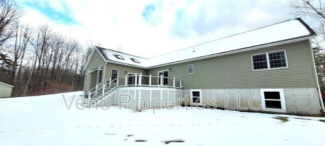 Building Photo - 2057 Rowley Rd