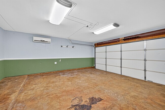 Building Photo - 3343 Apple Dale Dr