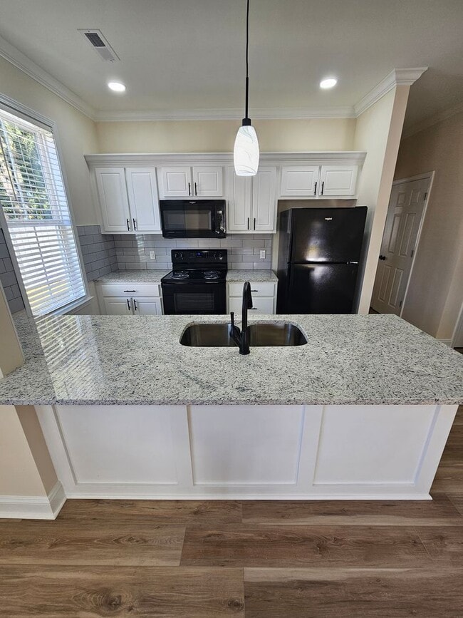 Building Photo - 1009 Rountree Ave SE