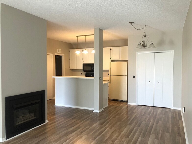 Building Photo - 15503 Garnet Way