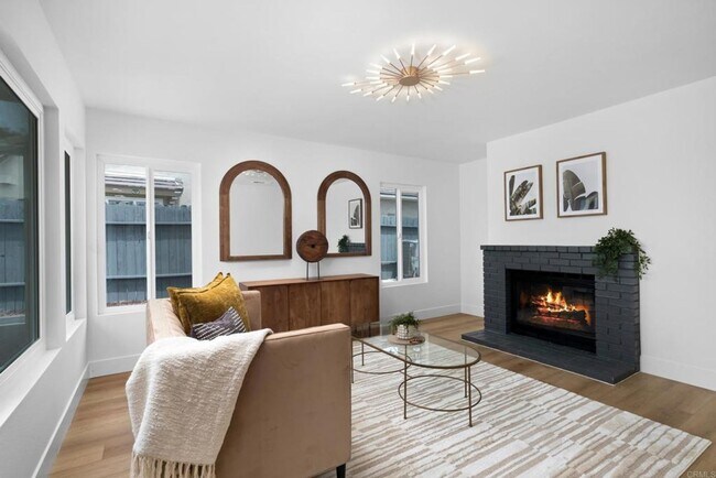 Building Photo - Furnished Oceanside Home - 3 Bedroom 2-1/2 Bathroom - Renovated