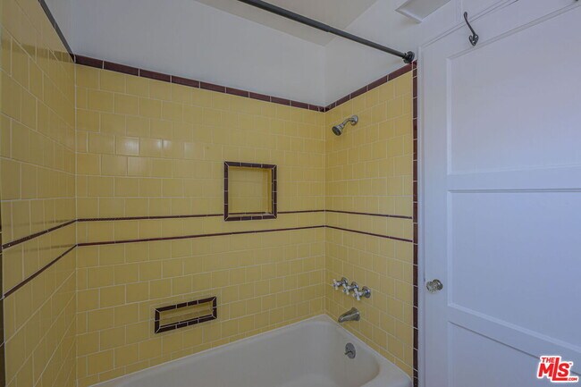 Building Photo - 2110 California Ave