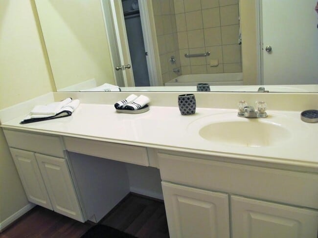 Building Photo - 3006 Thicket Path Way