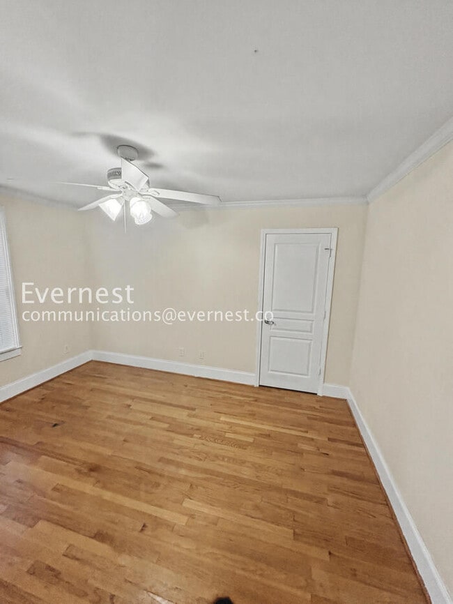 Building Photo - 3 Bed/2 Bath House/ Available Now!