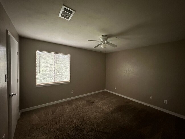 Building Photo - 617 Chicopee Ct