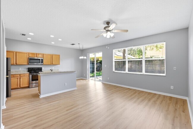 Building Photo - 737 Maya Susan Loop