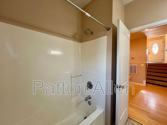 Building Photo - 80 Oakwood St