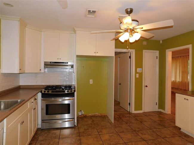 Building Photo - 127 N Wildwood Dr