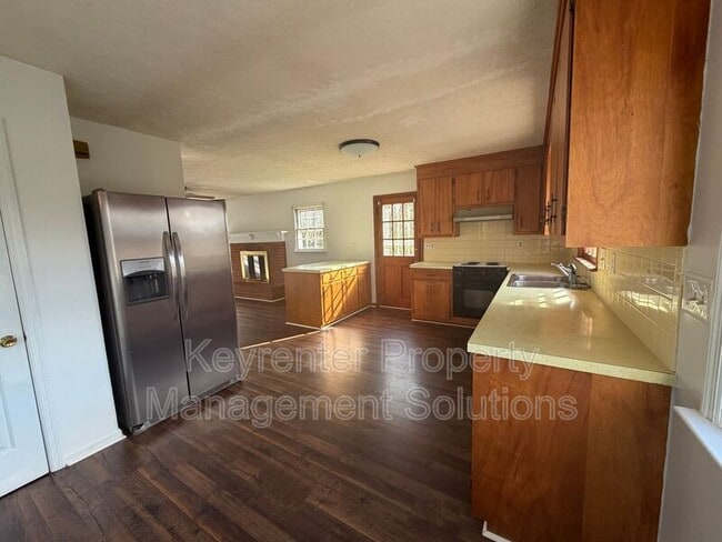 Building Photo - 907 Ladd Rd