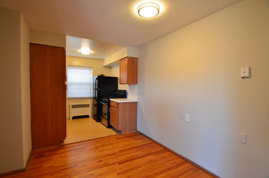 Building Photo - 4216 Settle St