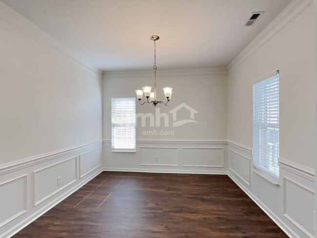 Building Photo - 3806 Glen Lyon Dr