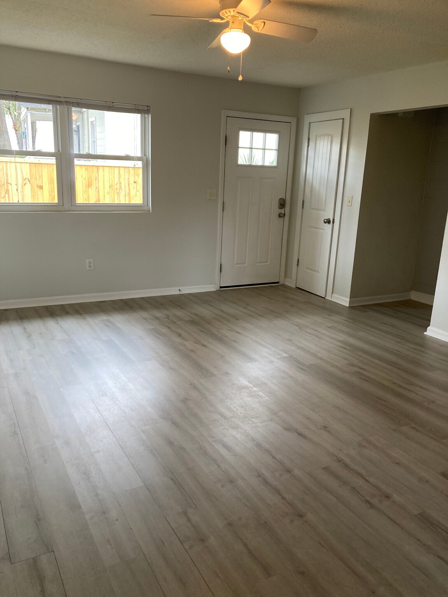 Building Photo - 16 Reid St