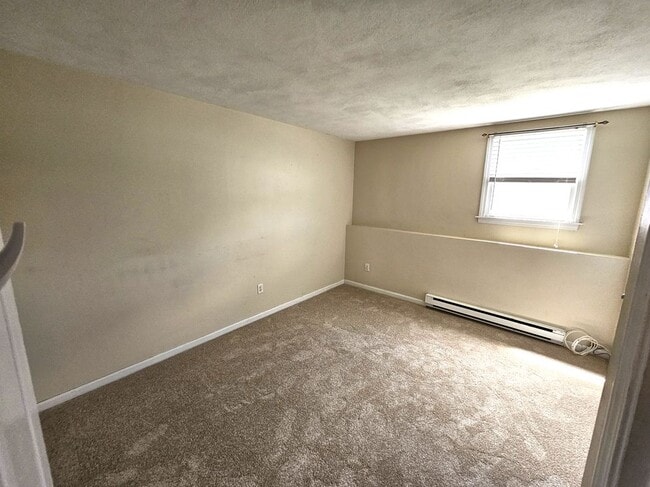 Building Photo - 200 Manville Hill Rd