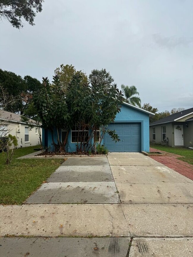 Primary Photo - 3/2 Lovely Home East Orlando for rent! Isl...