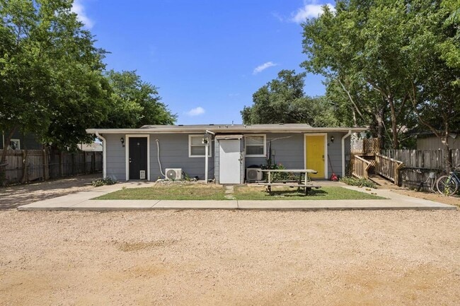 Building Photo - 506 W Grady Dr