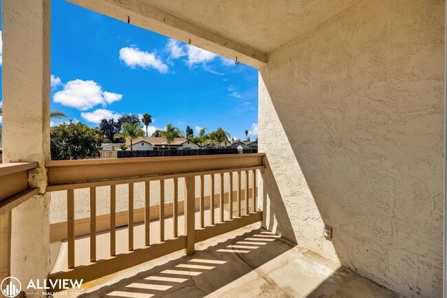 Building Photo - Modern 1-Bed Upstairs Condo with Garage & ...