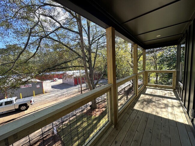Building Photo - Downtown 4br Home FOR RENT